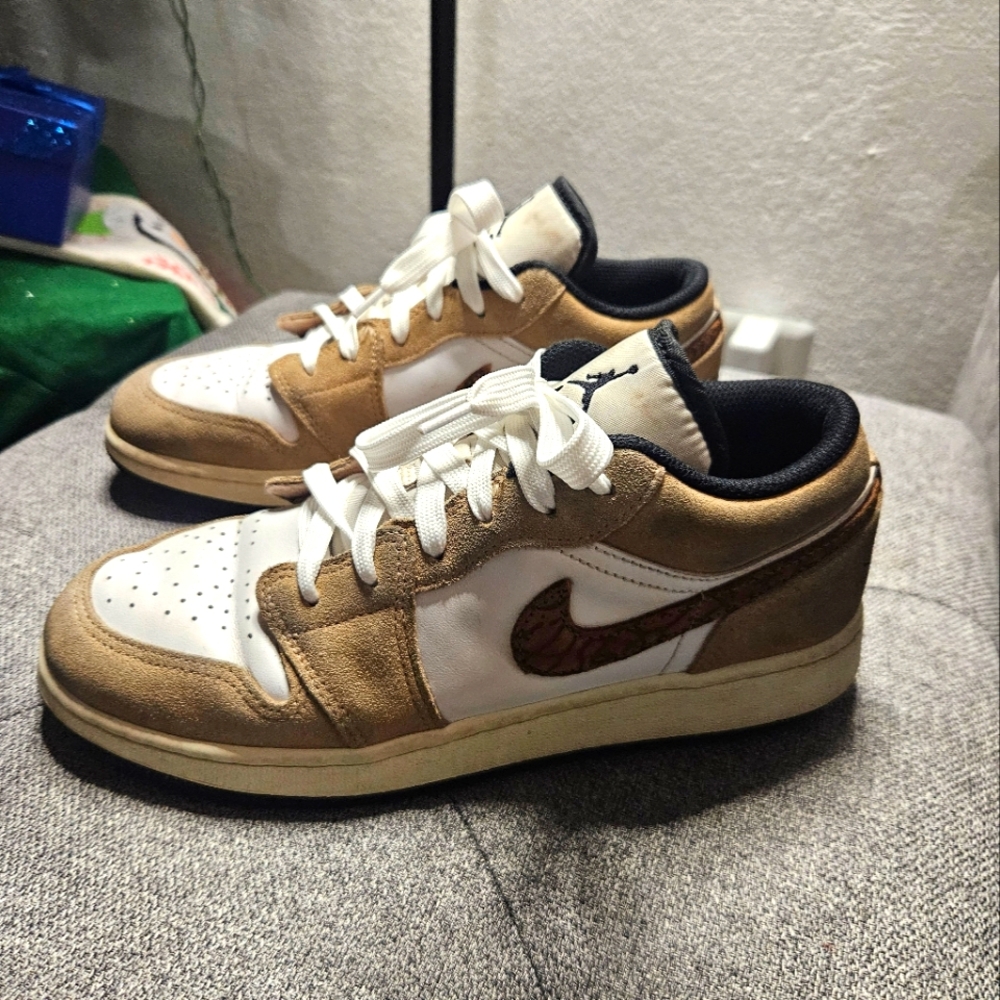 Air Jordan 1 Low 'Brown Elephant' sneakers size 6Y